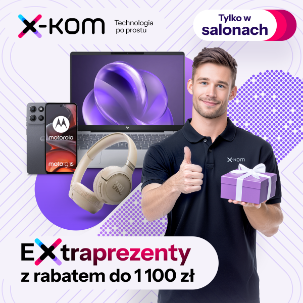 Grafika promocyjna salonu X-kom przedstawiająca mężczyznę trzymającego prezent oraz elektronikę: laptop, smartfon Motorola i słuchawki JBL, z informacją o ekstra prezentach z rabatem do 1100 zł dostępnych tylko w salonach.