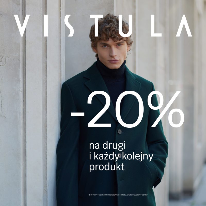 Grafika promocyjna marki Vistula informująca o rabacie -20% na drugi i każdy kolejny produkt. Na zdjęciu widoczny jest młody mężczyzna w ciemnym golfie oraz eleganckim, ciemnozielonym płaszczu, stojący na tle jasnej, architektonicznej ściany. W górnej części znajduje się duże logo marki VISTULA. U dołu zamieszczono dyskretny przypis regulaminowy.